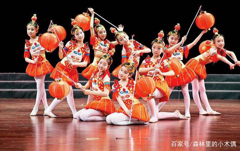现代舞演出：探索肢体语言的无限可能